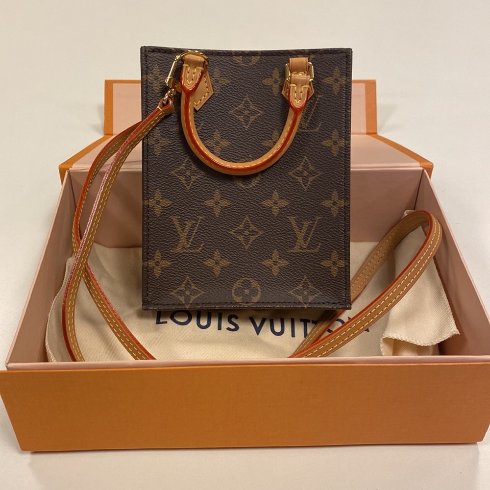 Brown Leather Louis Vuitton Petit Sac Plat